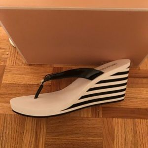 New Michael kors wedge flip flop